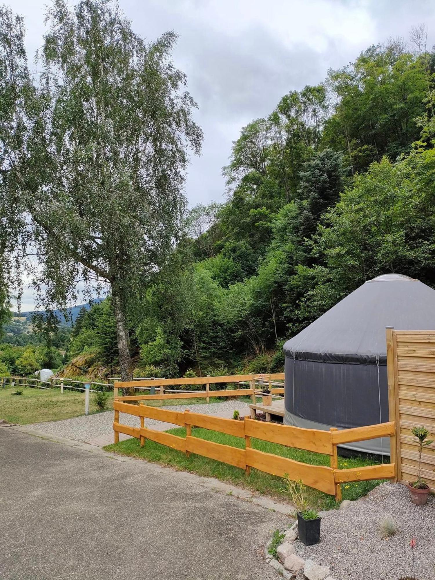Yourte Des Verts Bois * Freland